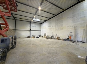 Flex in Le Thillay for lease Interior Photo- Image 2 of 3