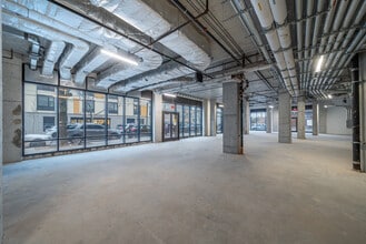 1725 Village Ln, Far Rockaway, NY à louer Photo intérieure- Image 2 de 4