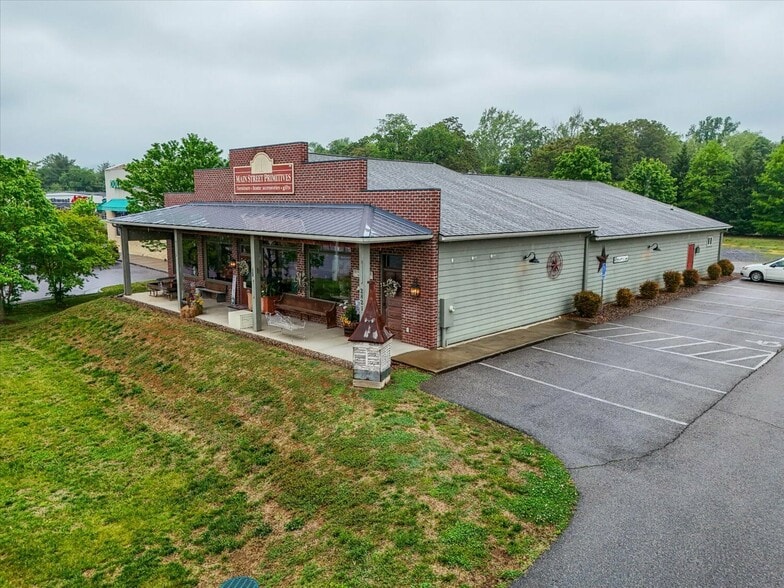2821 W Main St, Salem, VA for lease - Building Photo - Image 2 of 9