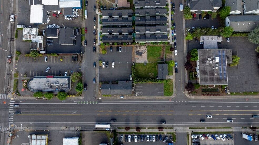 12110 SE Pine St, Portland, OR for sale - Building Photo - Image 3 of 5