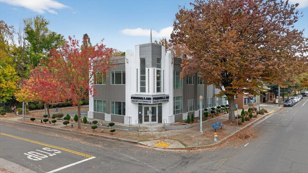 2725 Riverside Blvd, Sacramento, CA à vendre - Photo du bâtiment - Image 3 de 13