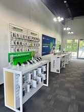 645-710 W Hallandale Beach Blvd, Hallandale, FL à louer Photo intérieure- Image 2 de 5