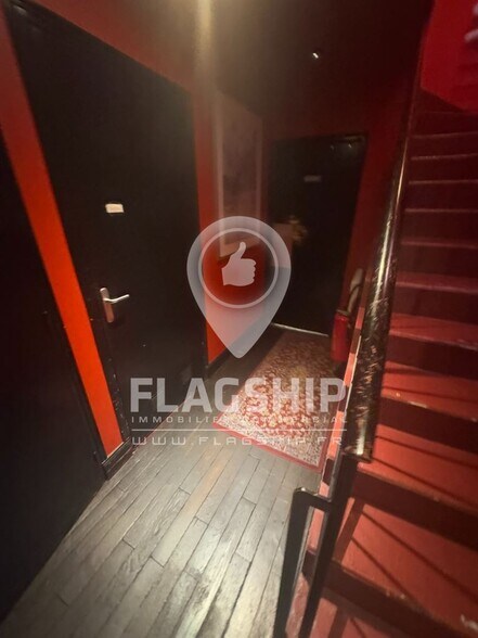Retail in Paris for lease - Interior Photo - Image 3 of 9