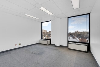 5757 Boul Cavendish, Cote-St-Luc, QC à louer Photo du bâtiment- Image 1 de 6