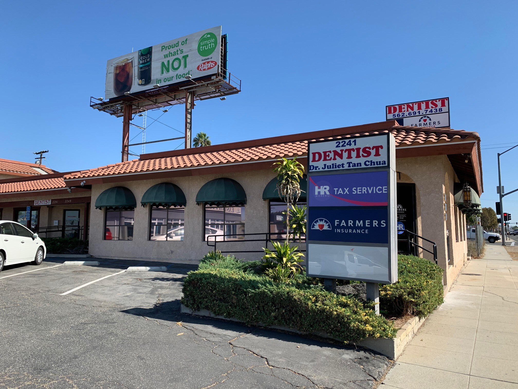 2241-2249 W Whittier Blvd, La Habra, CA for lease Building Photo- Image 1 of 11