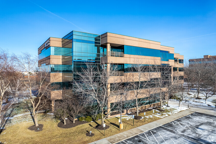 8325 Lenexa Dr, Lenexa, KS for lease - Primary Photo - Image 1 of 13