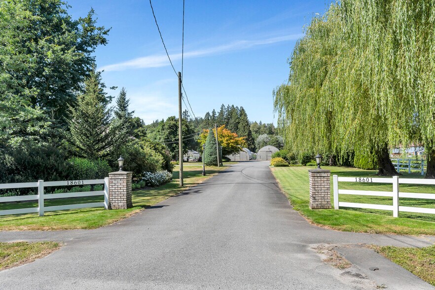 18601 88 Av, Surrey, BC à vendre - Photo du bâtiment - Image 3 de 5
