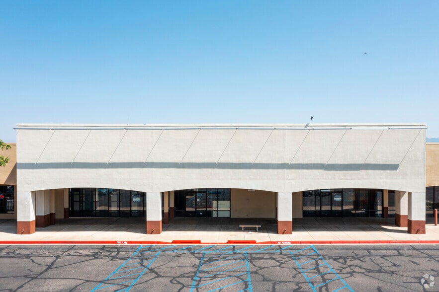 6001 Lomas Blvd NE, Albuquerque, NM à louer - Photo du bâtiment - Image 2 de 6