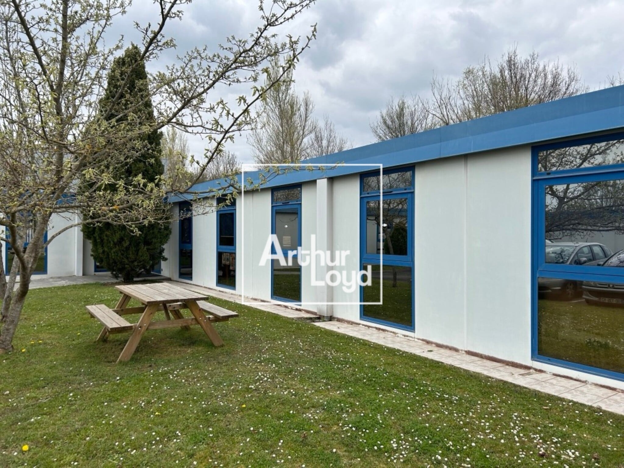 16 Rue Du Cassé, Saint-Jean for lease Building Photo- Image 1 of 8