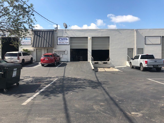 5501-5595 NW 72nd Ave, Miami, FL à louer - Photo du bâtiment - Image 3 de 9