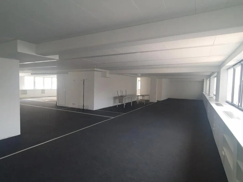 Office in Suresnes for sale - Building Photo - Image 3 of 7