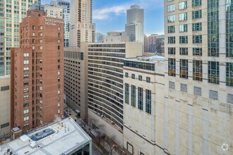 110 E Delaware Pl, Chicago, IL - AERIAL map view