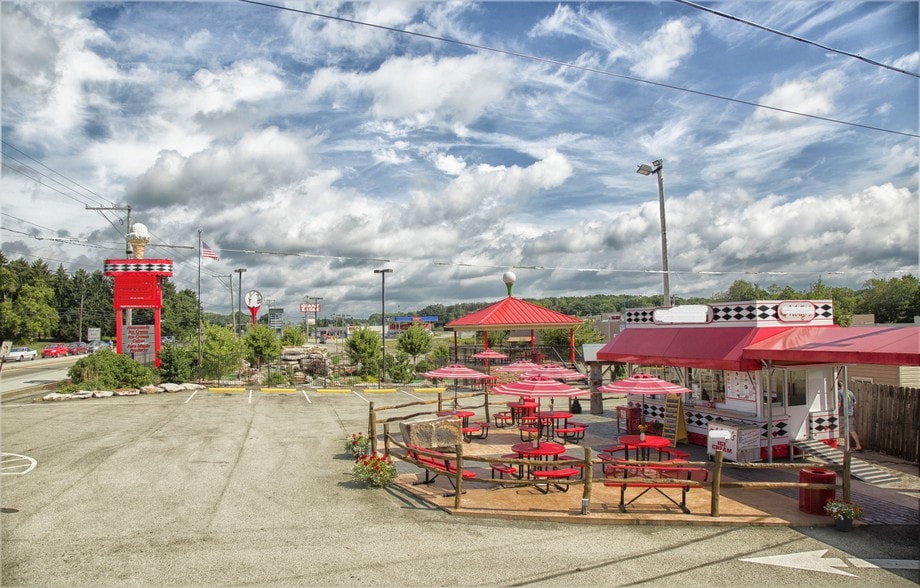 1548-1554 N Center Ave, Somerset, PA for lease - Building Photo - Image 3 of 28