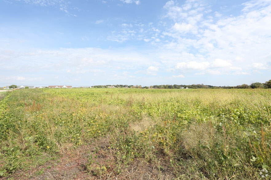 9335 Old Green Bay Rd, Pleasant Prairie, WI for sale - Primary Photo - Image 1 of 3