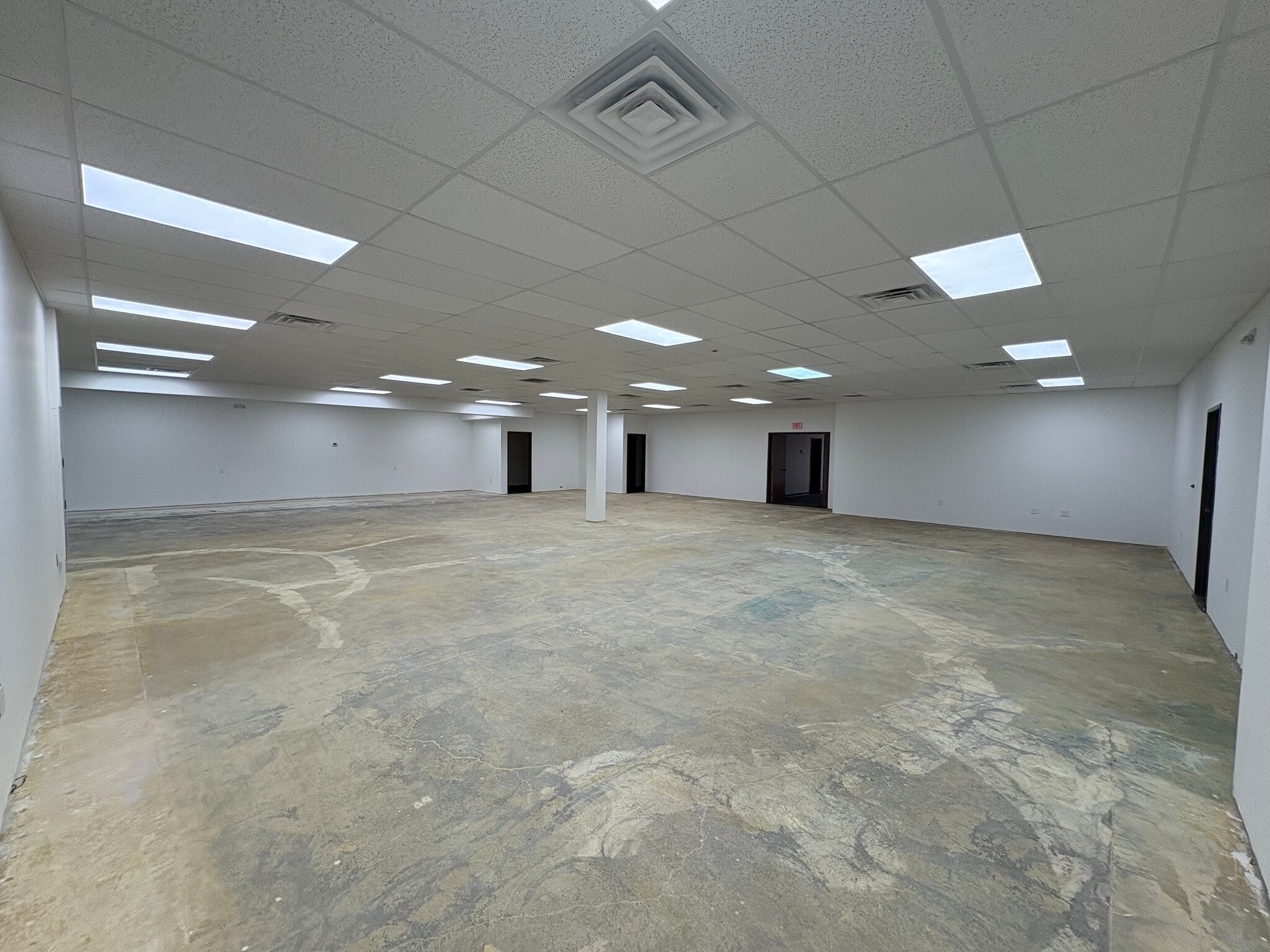 2636 Walnut Hill Ln, Dallas, TX for lease Interior Photo- Image 1 of 4