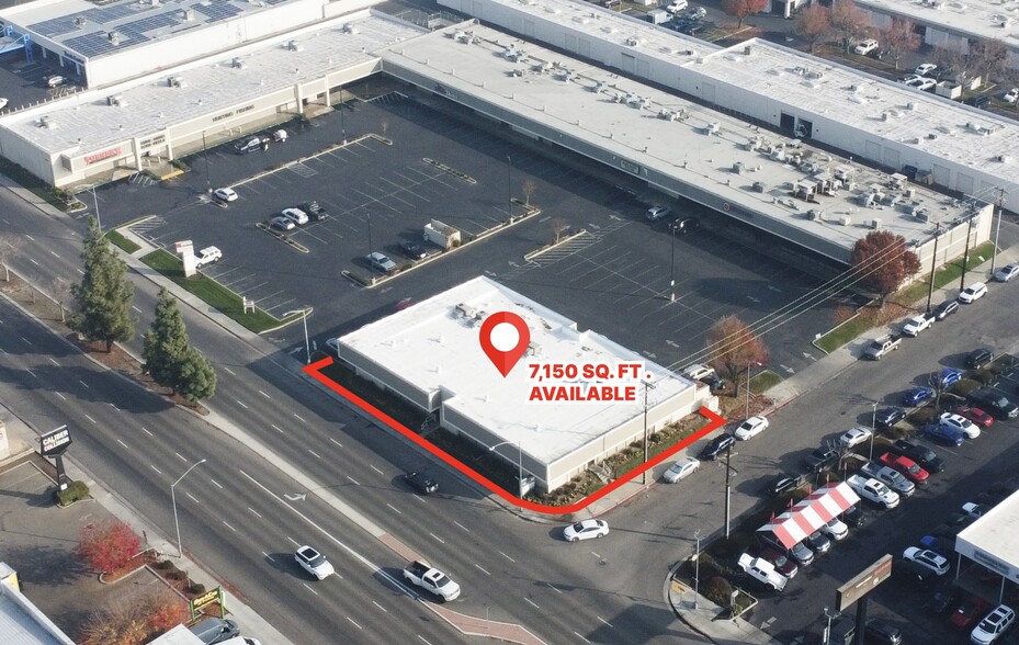 6214 N Blackstone Ave, Fresno, CA for lease - Building Photo - Image 1 of 6