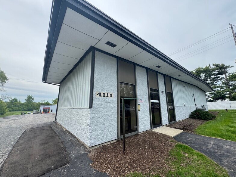 4111 Jackson Rd, Ann Arbor, MI à louer - Photo du bâtiment - Image 2 de 13