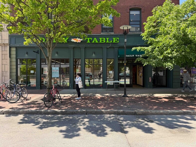 684 Massachusetts Ave, Cambridge, MA for lease - Building Photo - Image 1 of 10