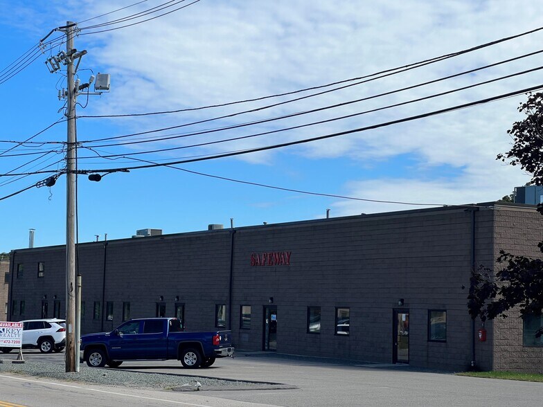 279 Centre St, Holbrook, MA à louer - Photo du bâtiment - Image 2 de 6