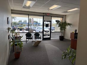 9901-9935 Topanga Canyon Blvd, Chatsworth, CA for lease Interior Photo- Image 2 of 8