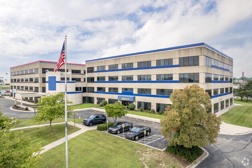 7250 Poe Ave, Dayton, OH à louer - Photo du bâtiment - Image 1 de 17