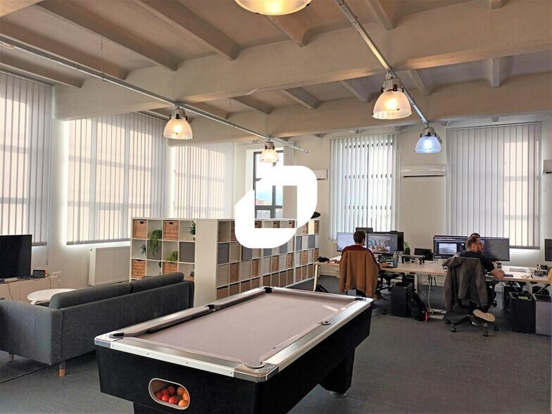 Flex in Lille for lease - Interior Photo - Image 3 of 9