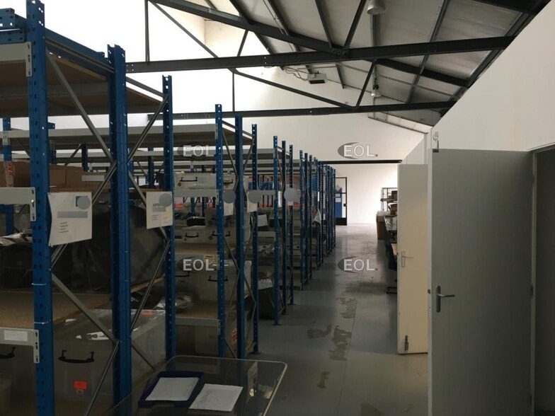 Industrial in Saint-Denis for lease - Interior Photo - Image 1 of 3
