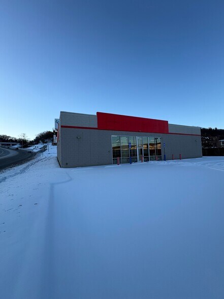 201 N 7th St, Steubenville, OH à vendre - Photo du bâtiment - Image 3 de 24