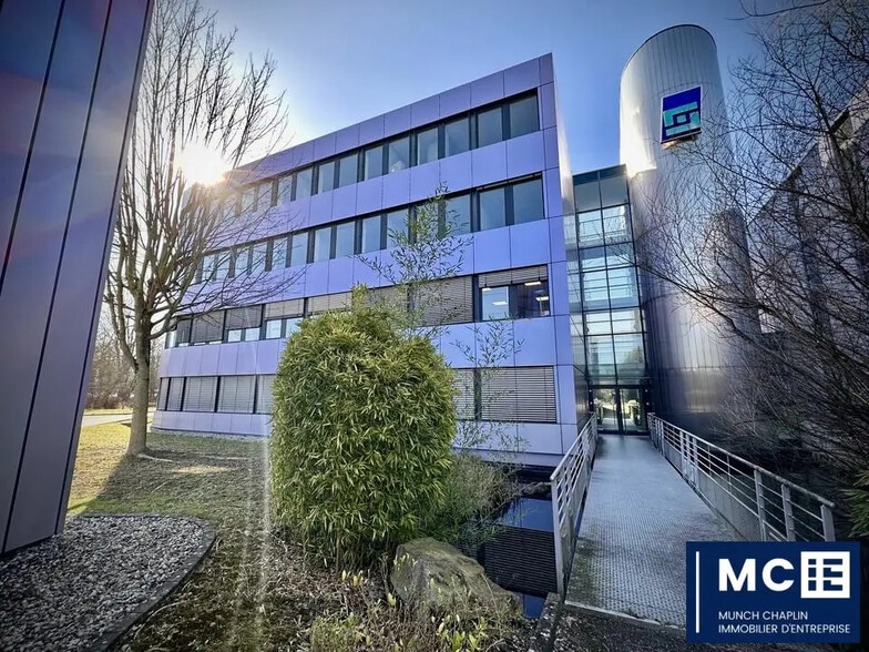 Office in Mundolsheim for lease - Building Photo - Image 1 of 7
