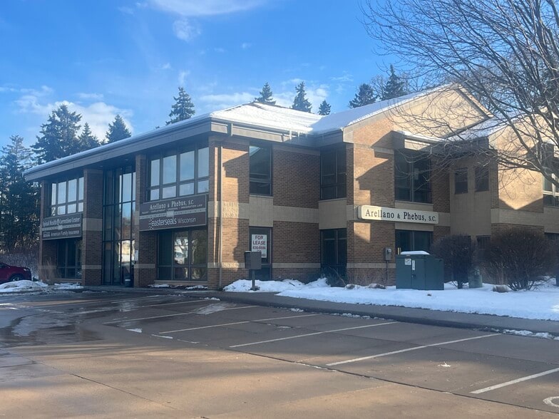 Foxridge Hills Business Park portfolio of 2 properties for sale on LoopNet.ca - Building Photo - Image 3 of 4