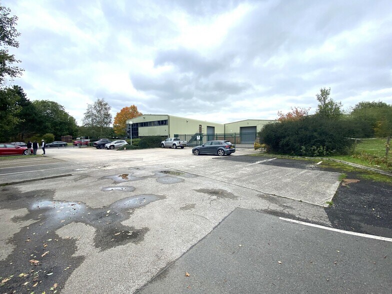 12A Metcalf Dr, Accrington à louer - Photo du bâtiment - Image 2 de 7