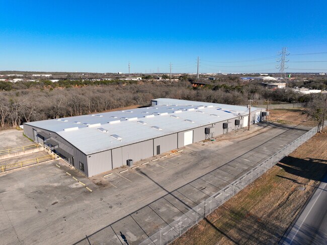 Plus de détails pour 7951 E Evans Rd, San Antonio, TX - Industriel à louer