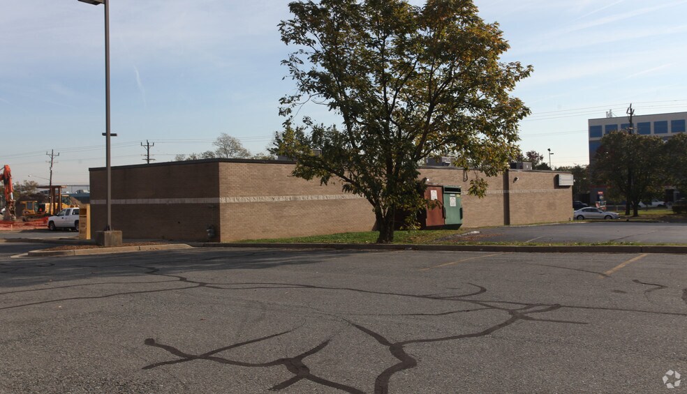 10413-10425 Baltimore Ave, Beltsville, MD à louer - Photo du bâtiment - Image 2 de 7