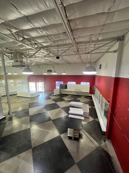 5925 S Virginia St, Reno, NV à louer - Photo du bâtiment - Image 2 de 7