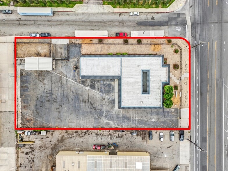 15384 Arrow Blvd, Fontana, CA for lease - Building Photo - Image 3 of 35