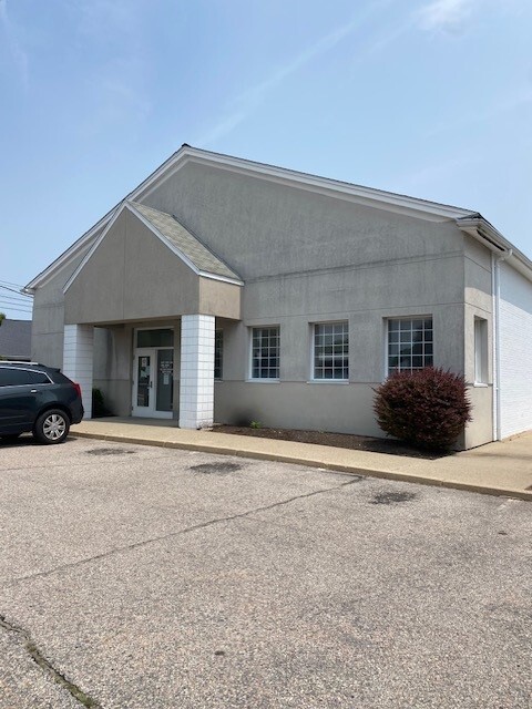 1050 Warwick Ave, Warwick, RI for lease Building Photo- Image 1 of 15
