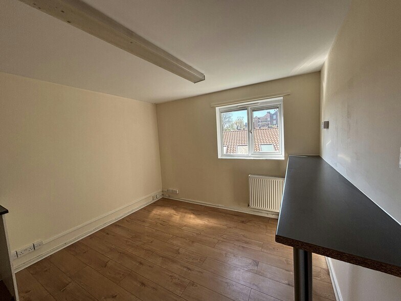 20 Carlisle Ln, Londres à louer - Photo du bâtiment - Image 2 de 7