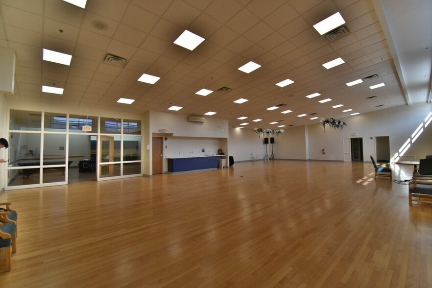 Mediplex Of Concord, Concord, MA for lease - Interior Photo - Image 3 of 12