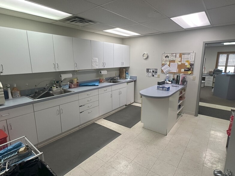 2550 Sweet Home Rd, Buffalo, NY for sale - Primary Photo - Image 2 of 3