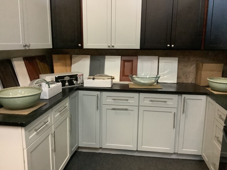 10120 Ridgeway Dr, Port Richey, FL for lease - Interior Photo - Image 3 of 11