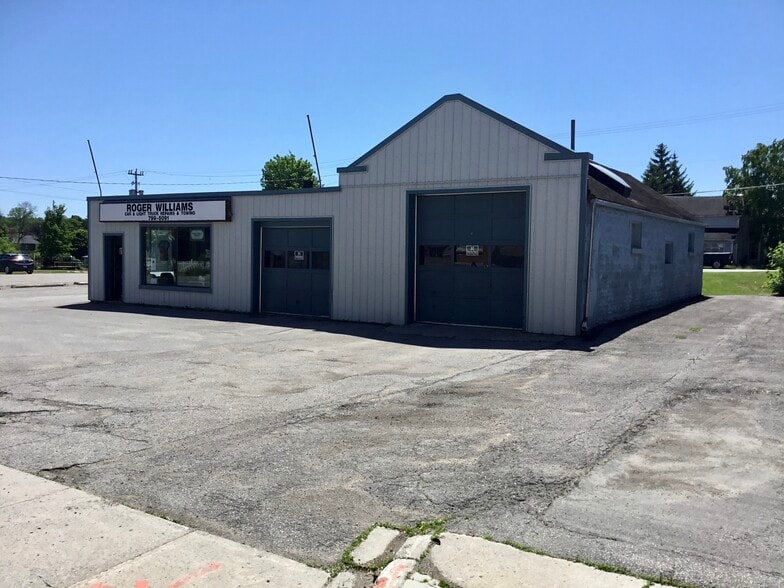 40 King St E, Kawartha Lakes, ON for sale - Building Photo - Image 2 of 12