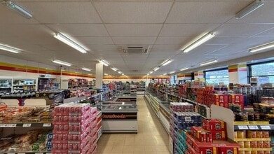 Grampian Way, Bearsden for lease Interior Photo- Image 1 of 4