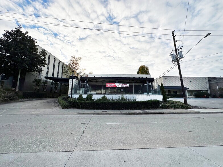 3102 Piedmont Rd NE, Atlanta, GA à louer - Photo du bâtiment - Image 2 de 11