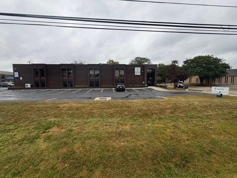 1520 Old Henderson Rd, Columbus, OH à louer - Photo du bâtiment - Image 2 de 7