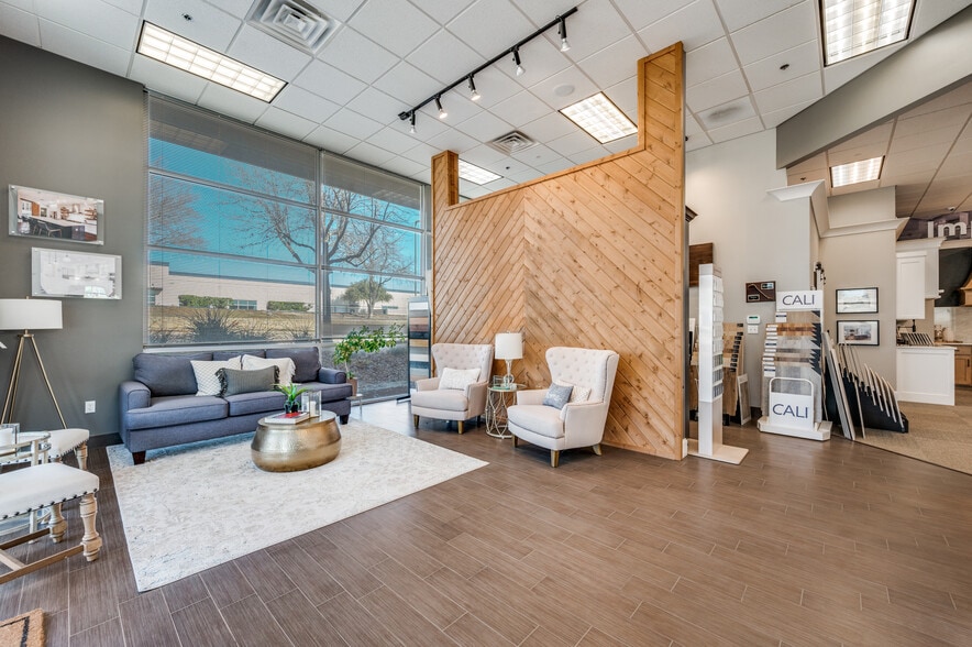 6652 Pinecrest Dr, Plano, TX à louer - Photo du bâtiment - Image 2 de 17