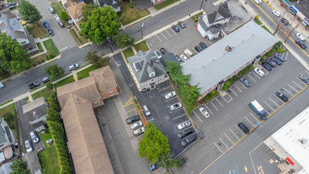 22 E Quackenbush Ave, Dumont, NJ à vendre - Photo du bâtiment - Image 3 de 20