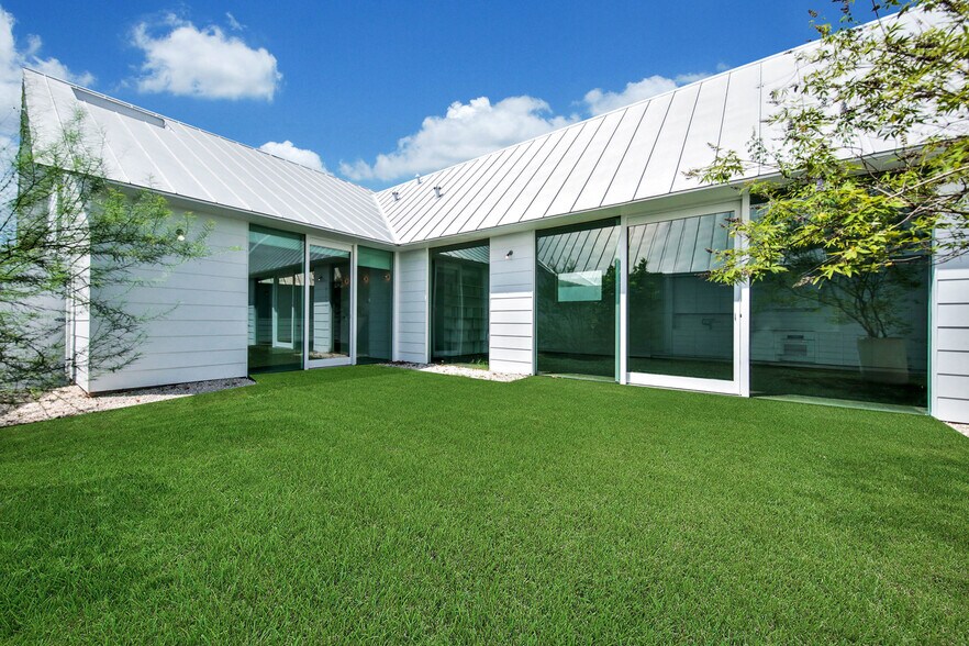 229 W 25th St, Houston, TX à louer - Photo du bâtiment - Image 2 de 14