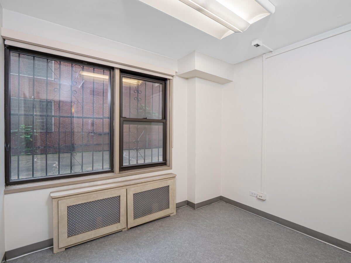 333 E 34th St, New York, NY 10016 - Unité 1ABC - - Photo intérieure - Image 2 of 5