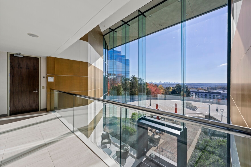 2849 Paces Ferry Rd SE, Atlanta, GA for lease - Lobby - Image 3 of 26