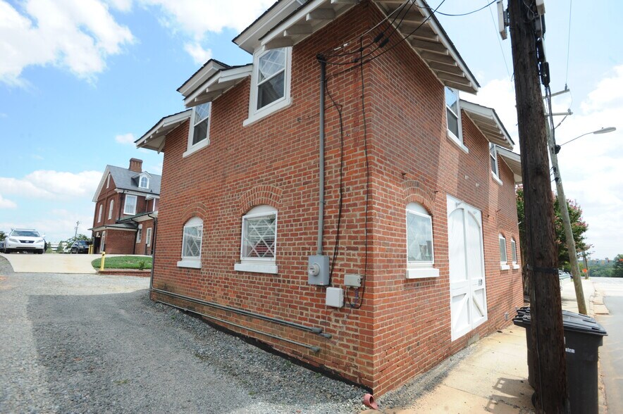119 S Marshall St, Winston-Salem, NC à louer - Photo du bâtiment - Image 3 de 16